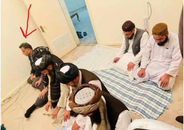 Pakistan's Spy Chief Faiz Hameed Spotted Praying With Taliban's Mullah Baradar